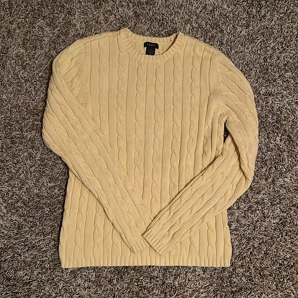 Medium Sweater, Round Neck, Yellow Cable Knit, New, Machine Washable/Dryer safe.